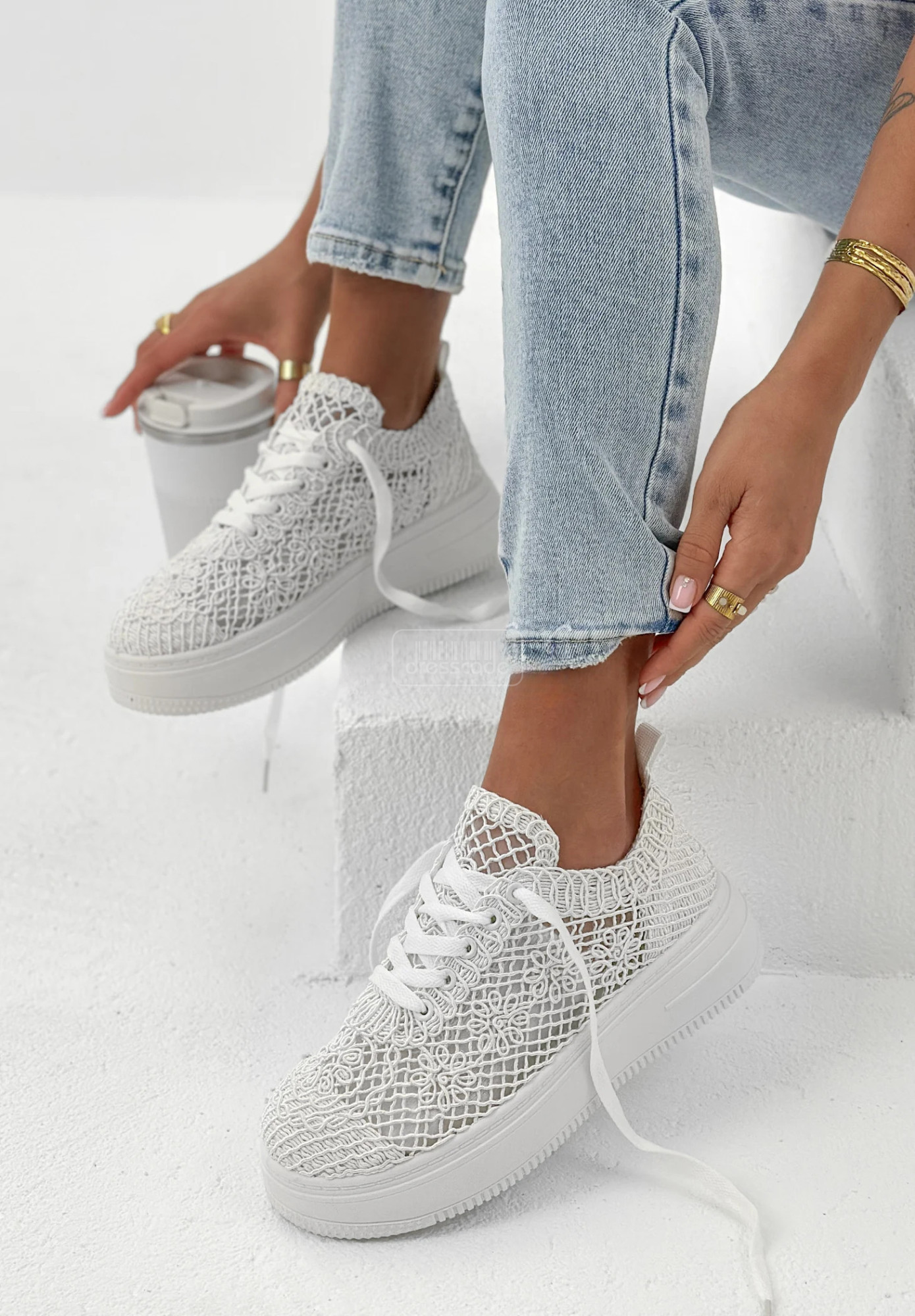 tinywow_azurowe-trampki-give-me-answers-biale-3_80278603