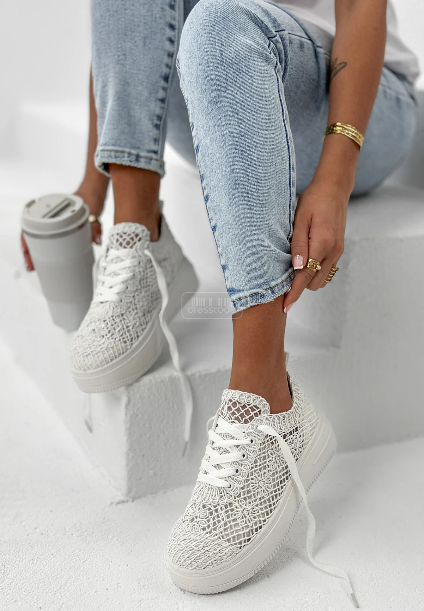 tinywow_azurowe-trampki-give-me-answers-biale_1_80278557