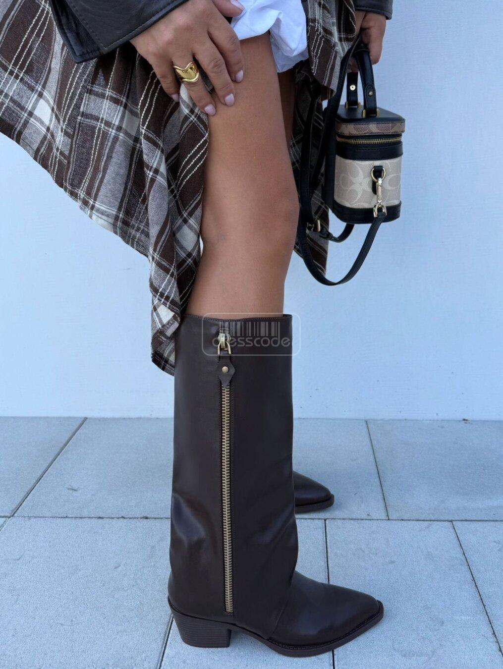 kozaki-mugler-czekoladowe_2