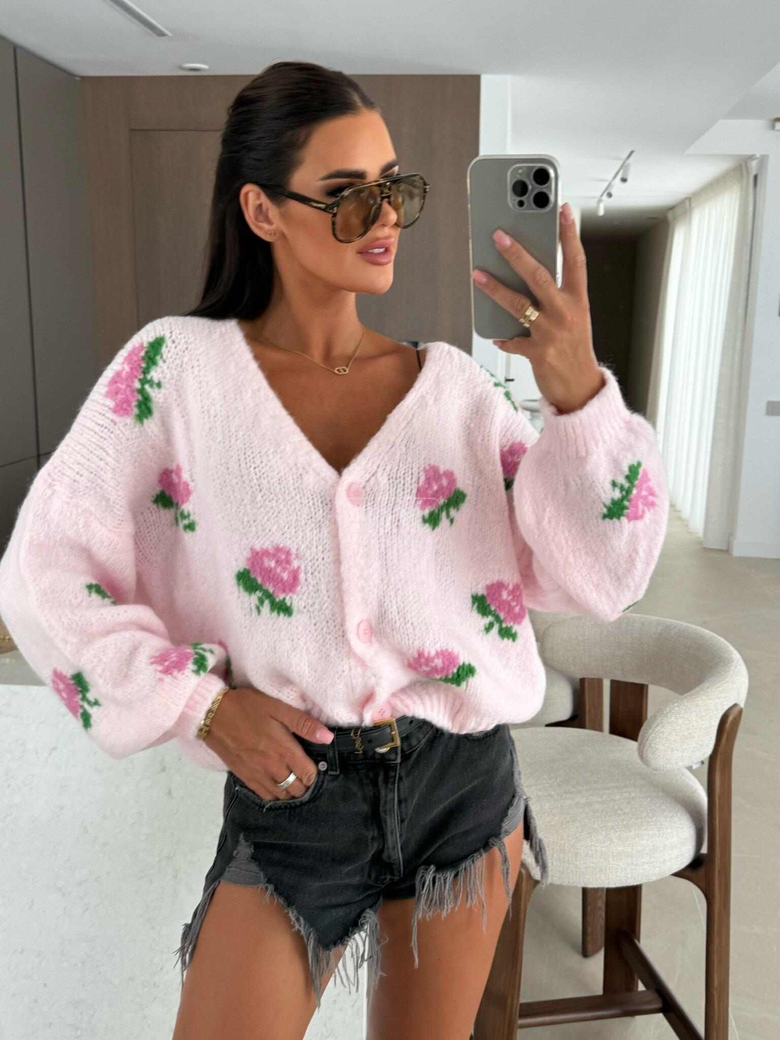 sweter-garcia-z-kwiatami-pudrowy_6