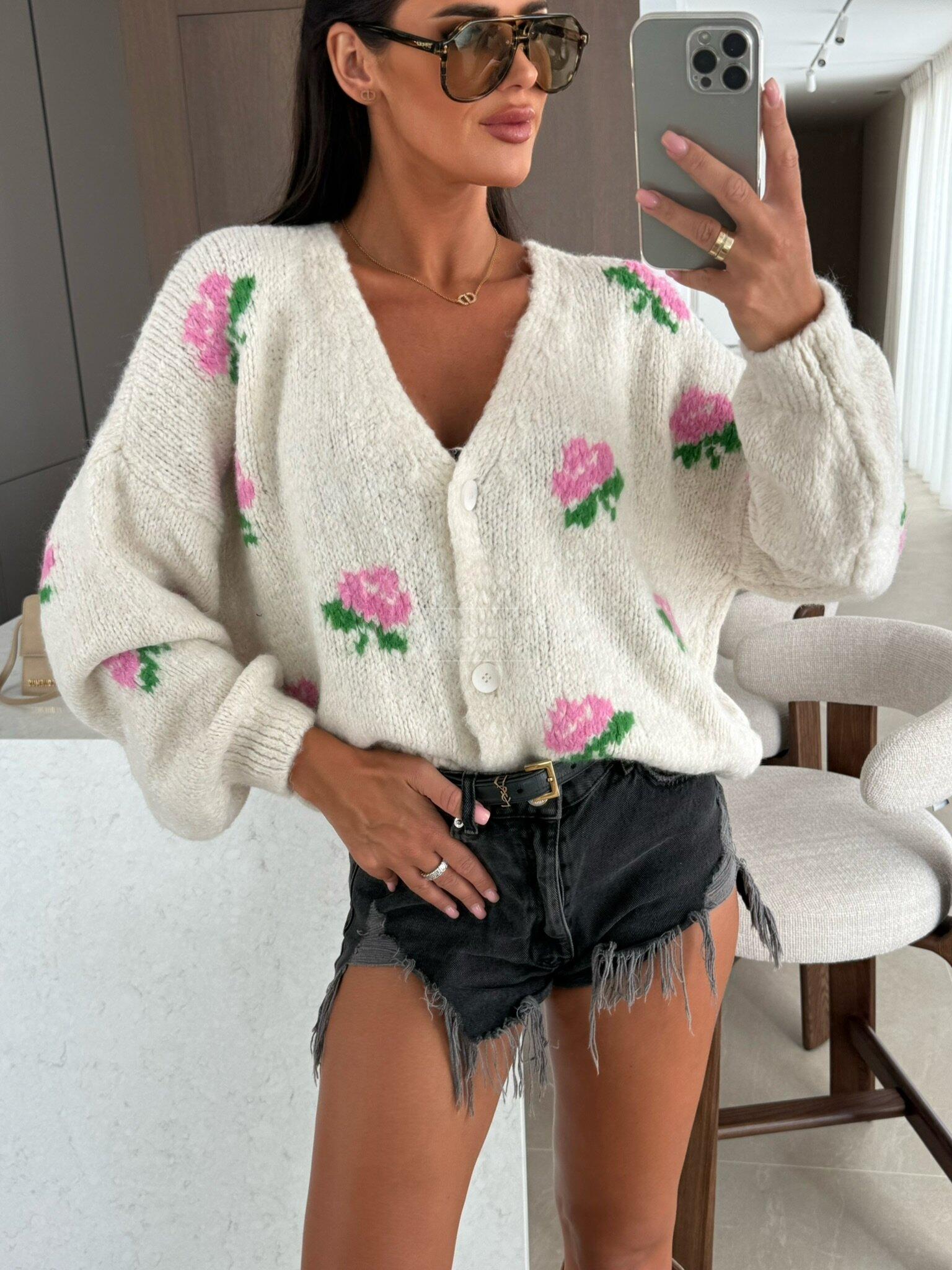 sweter-garcia-z-kwiatami-smietankowy_4