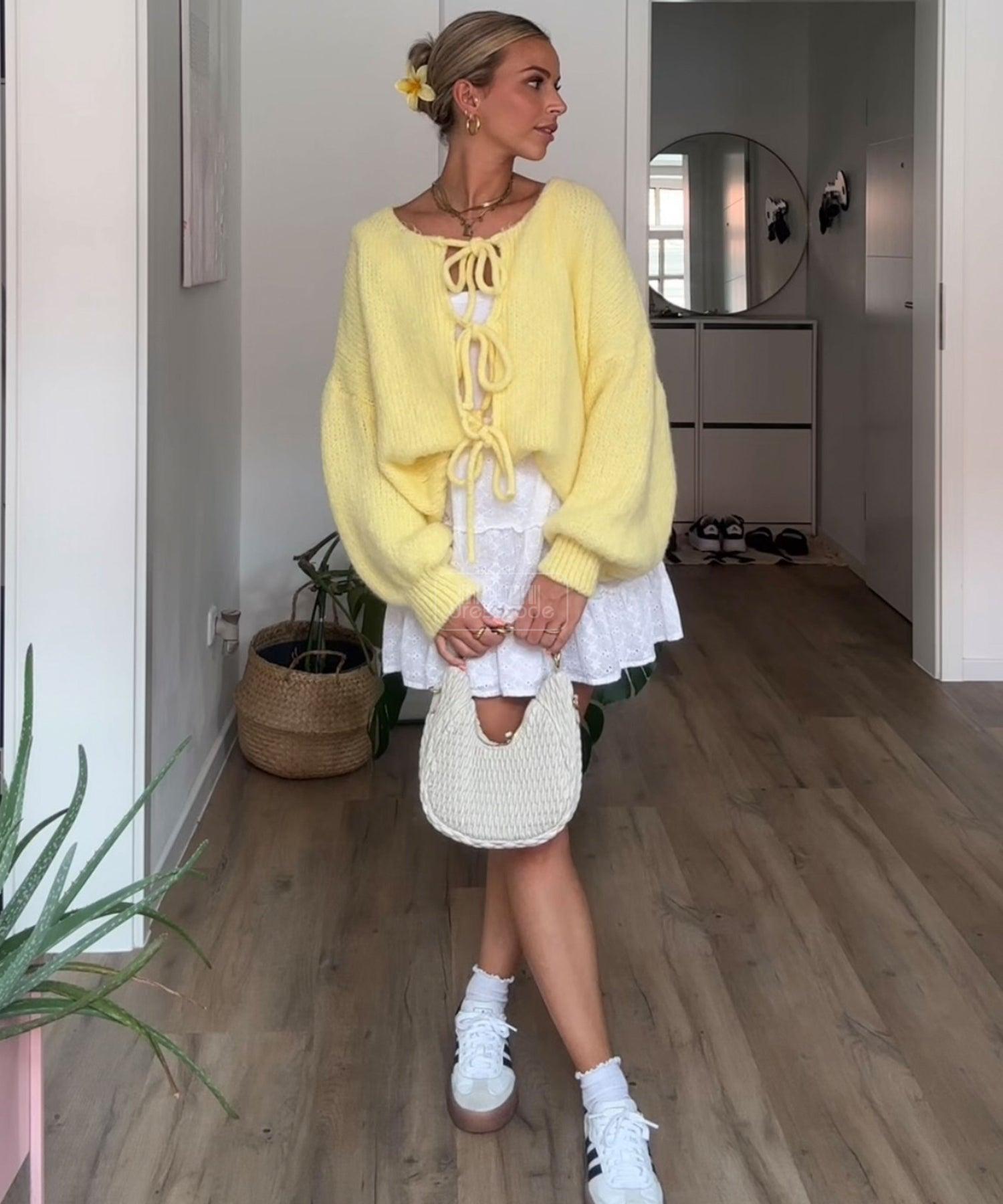 Cardigan-Schleife-Fia-Gelb_1800x1800