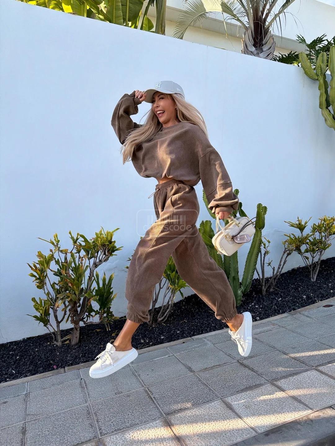 3a003c4e-01a5-4a4a-8102-542fd60a97af