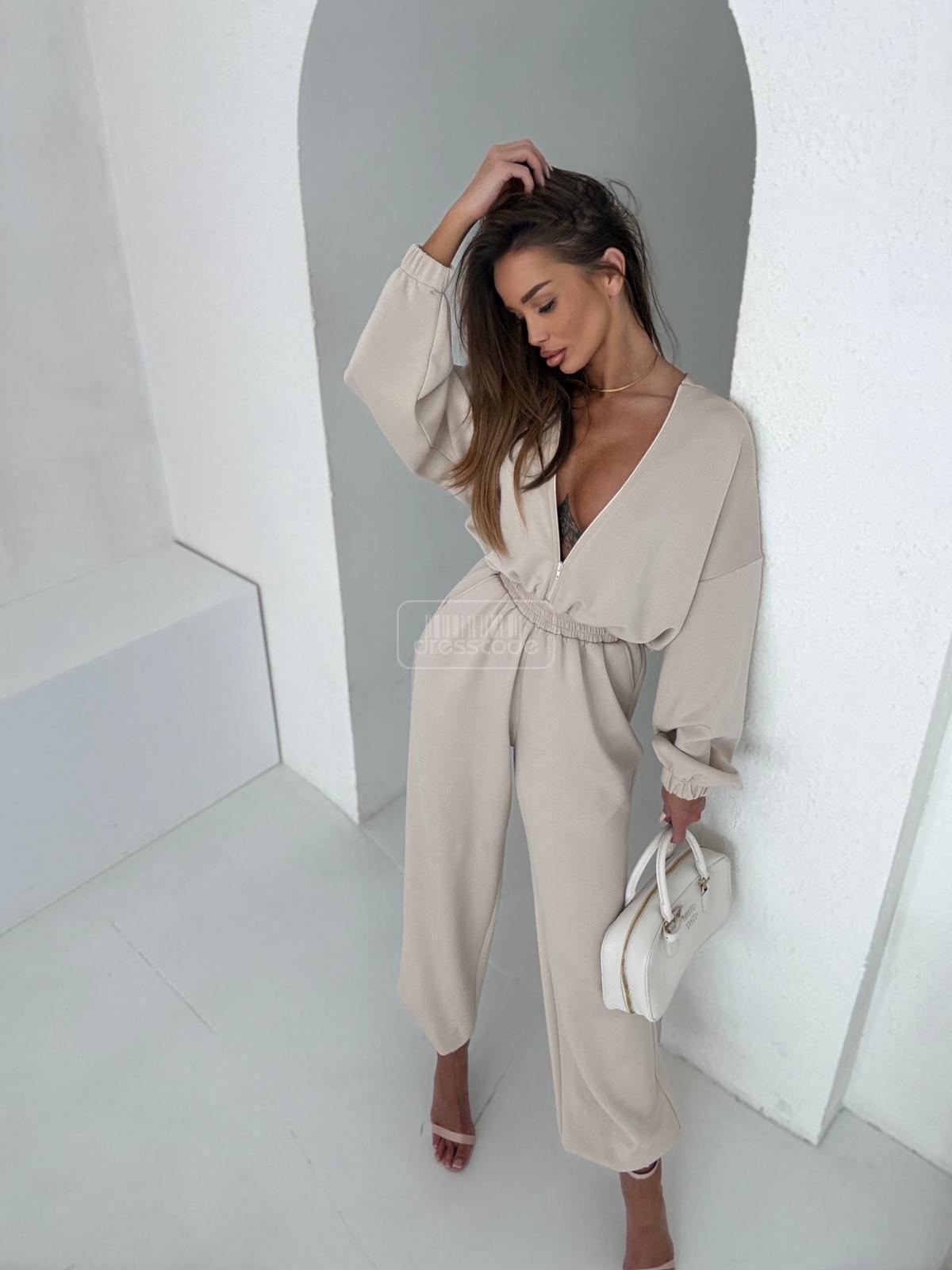 9dec1d13-c6e2-4888-a655-7725632d83d6